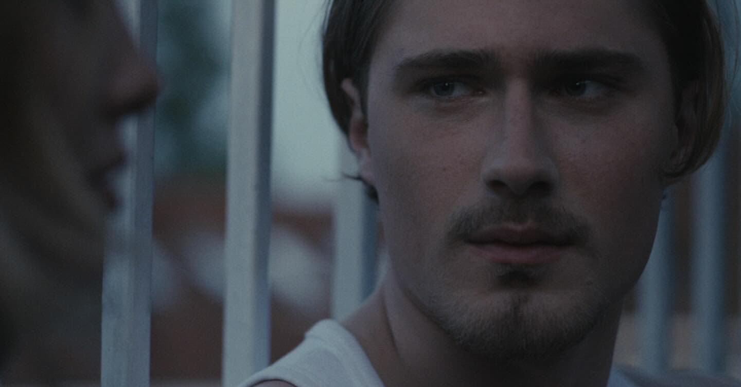 Skye Helfant in the film Loop